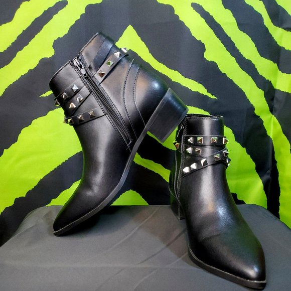 Steve Madden Shoes - Steve Madden Besto Womens Studded Ankle Boot, Black Leather, Size 9